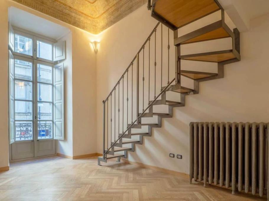 Elegante Appartamento In Centro. Торино Екстериор снимка