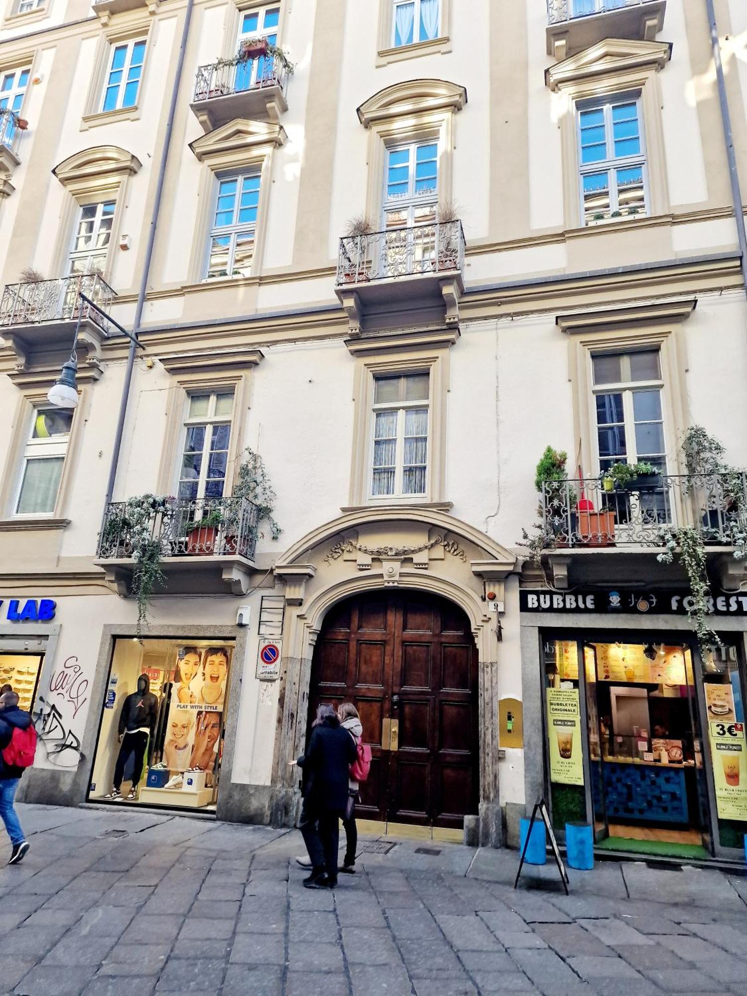 Elegante Appartamento In Centro. Торино Екстериор снимка