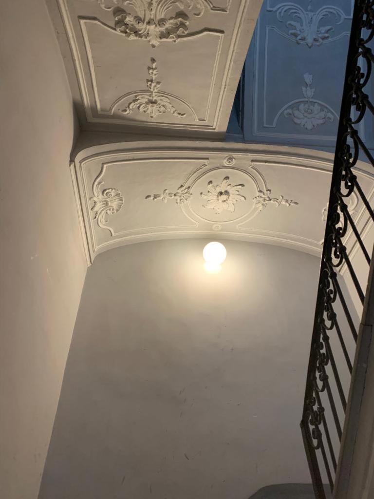 Elegante Appartamento In Centro. Торино Екстериор снимка